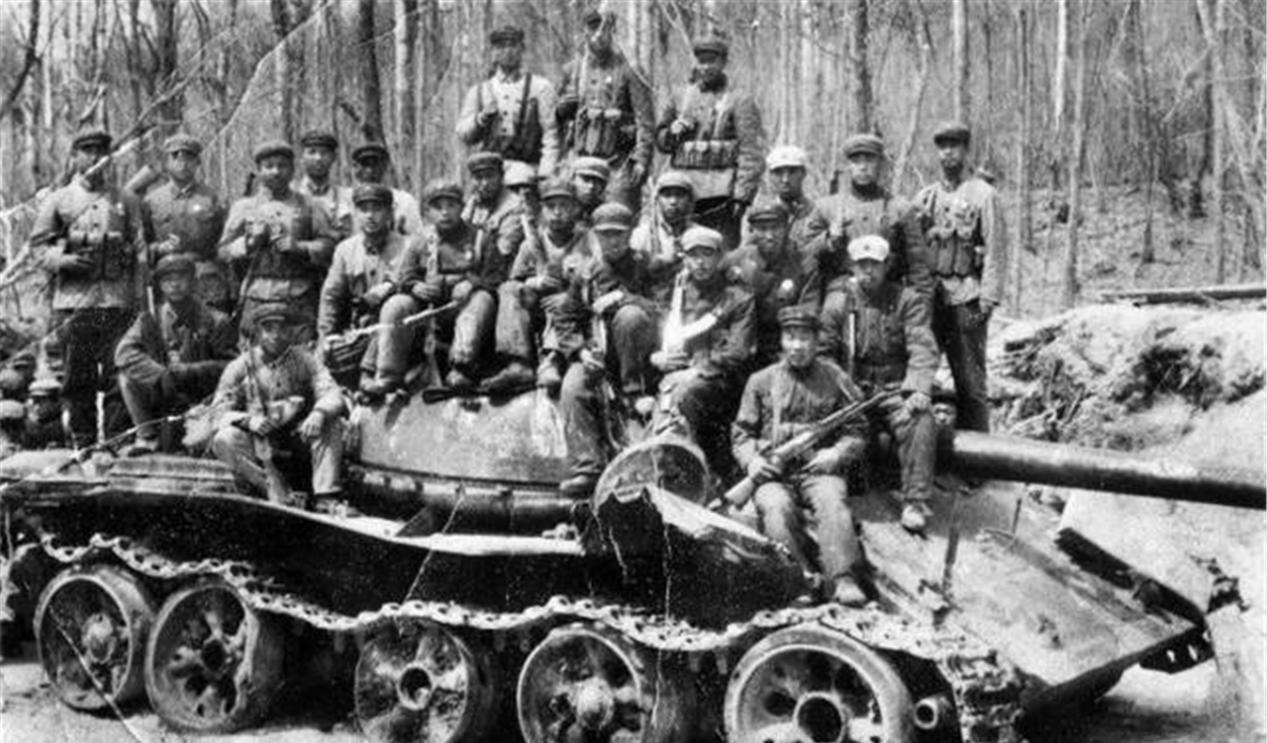 战争中,他率军投降越南,回国被判10年,出狱后讲出4字_中国_冯增敏