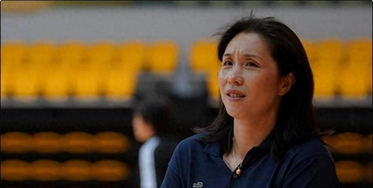 50岁前体育队长近况:生2娃后尽显老态,公务员老公帅气十足_孙玥_排球