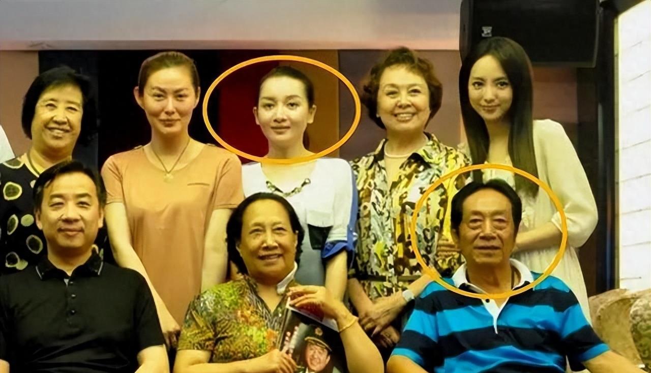两年后,王奎荣和饶芯语迎来了一个孩子,一个漂亮的女儿,很快他们就生