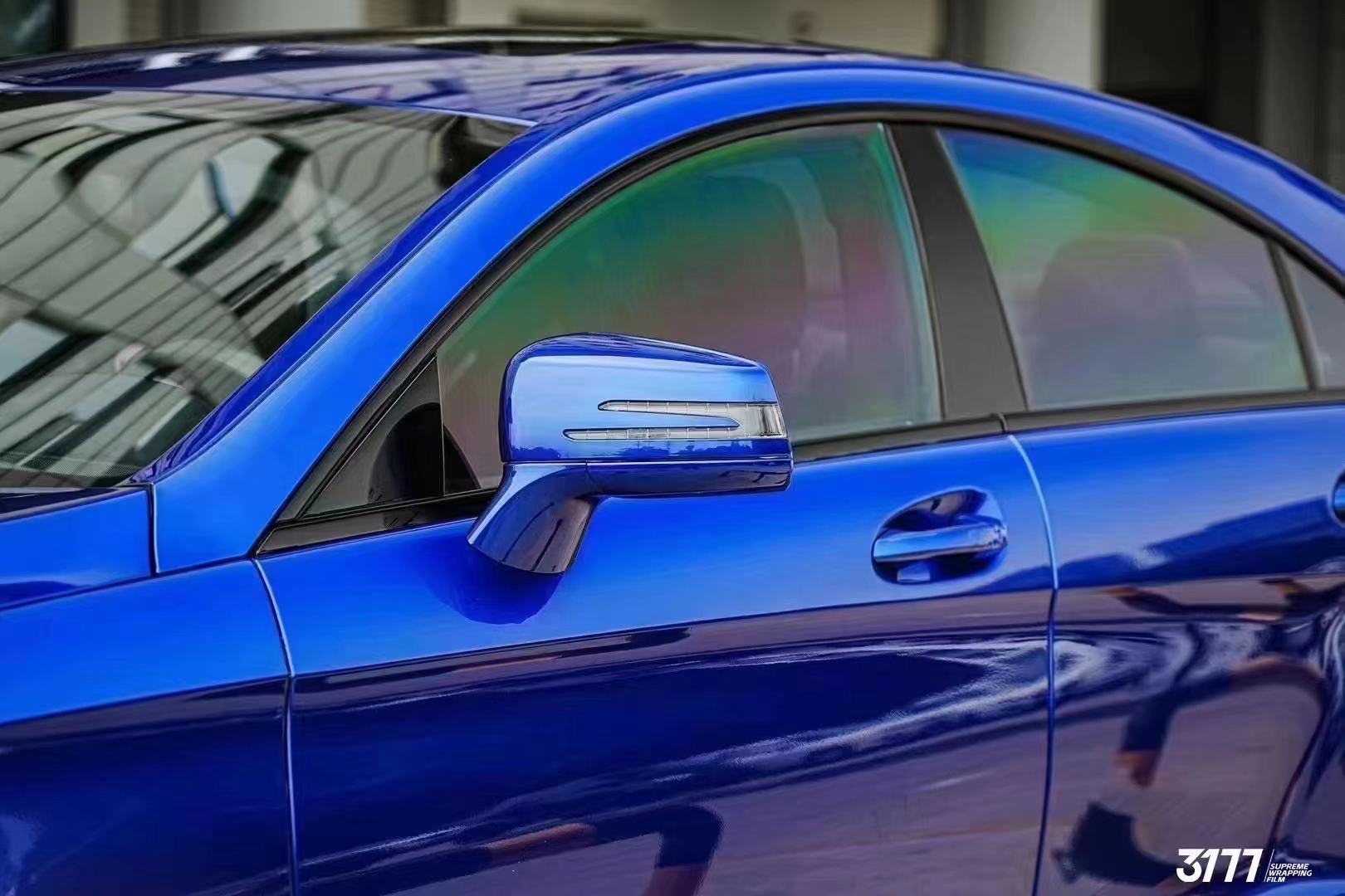 奔驰cls63-3177改色膜pet液态金属深蓝,集科技感的深蓝色泽_搜狐汽车