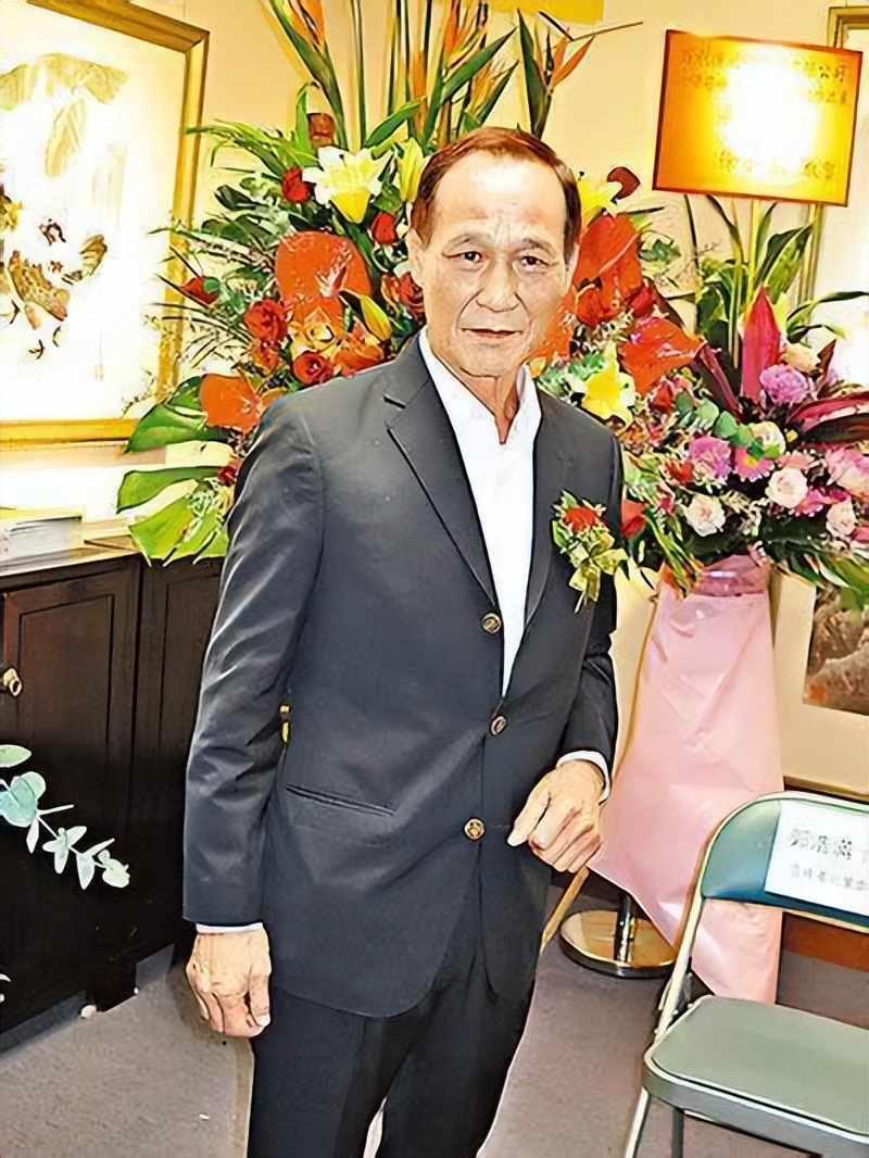 80岁港知名老戏骨为太太庆生,相伴超半世纪才给予对方名分_陈惠敏