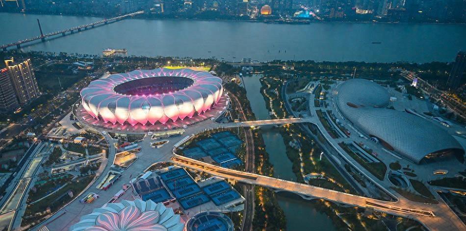 杭州亚运会-奥体中心"大莲花"灯光秀:耀眼夺目,恭候嘉宾_钱塘_中国