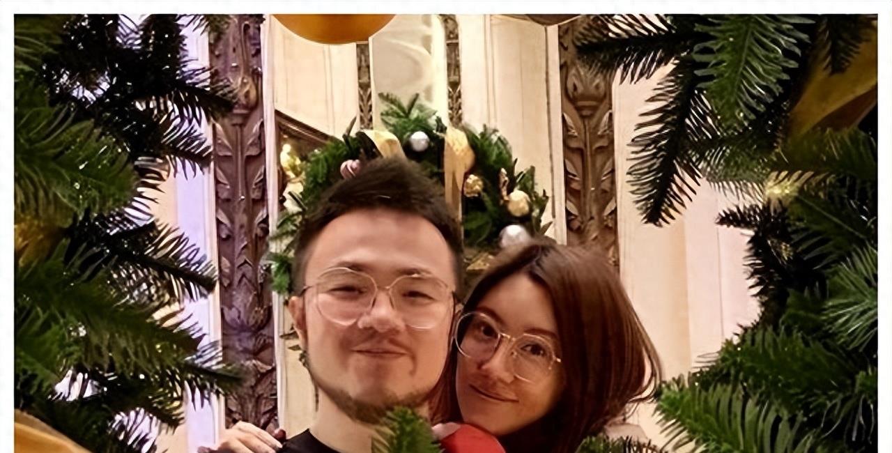 故事中的三位主人公巴图,王博古,宋丹丹展现了人生的短暂和变迁.