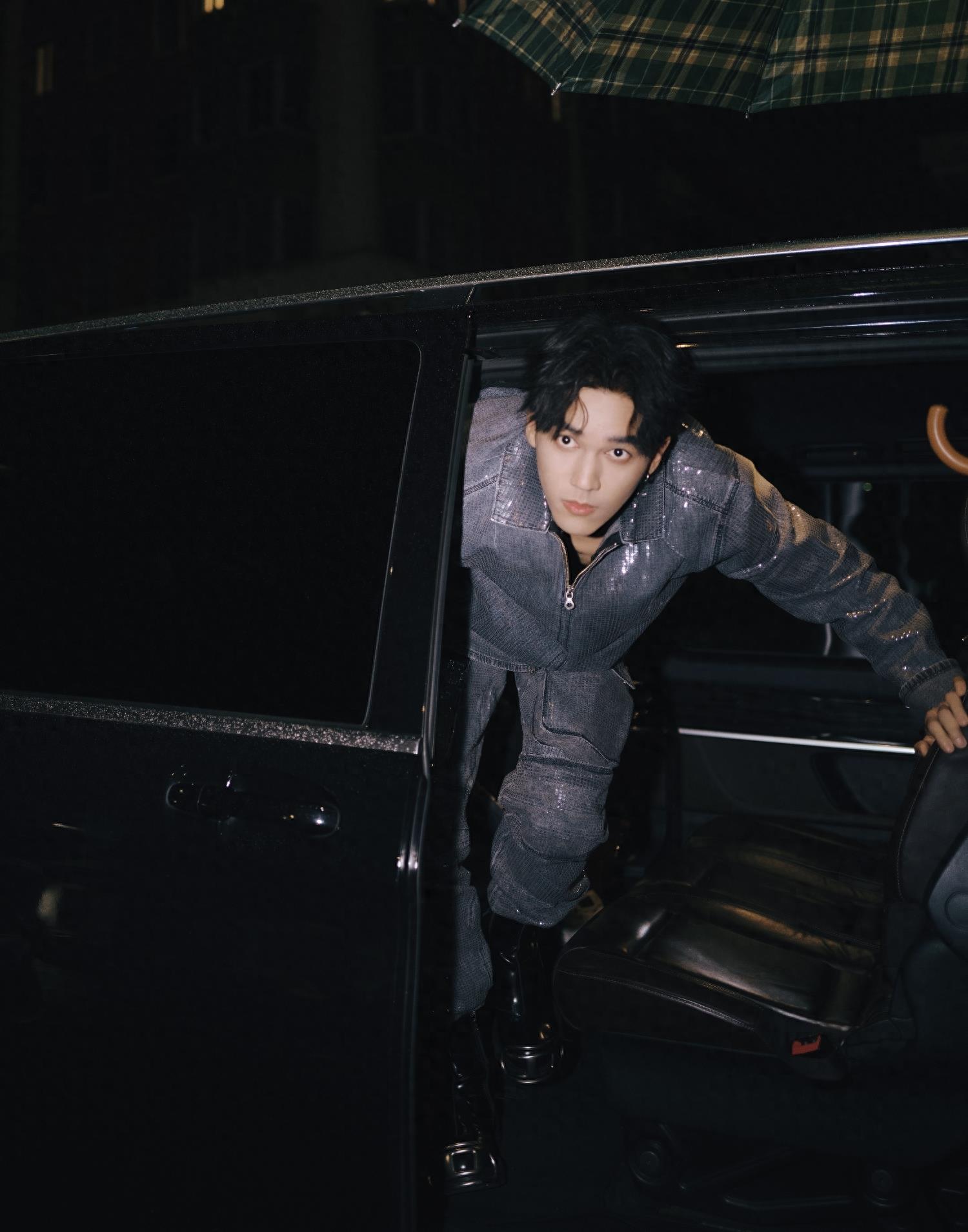 米兰时装周:张柏芝少女,张雨绮性感,龚俊聪明,陈牧驰少年_时尚_黑色