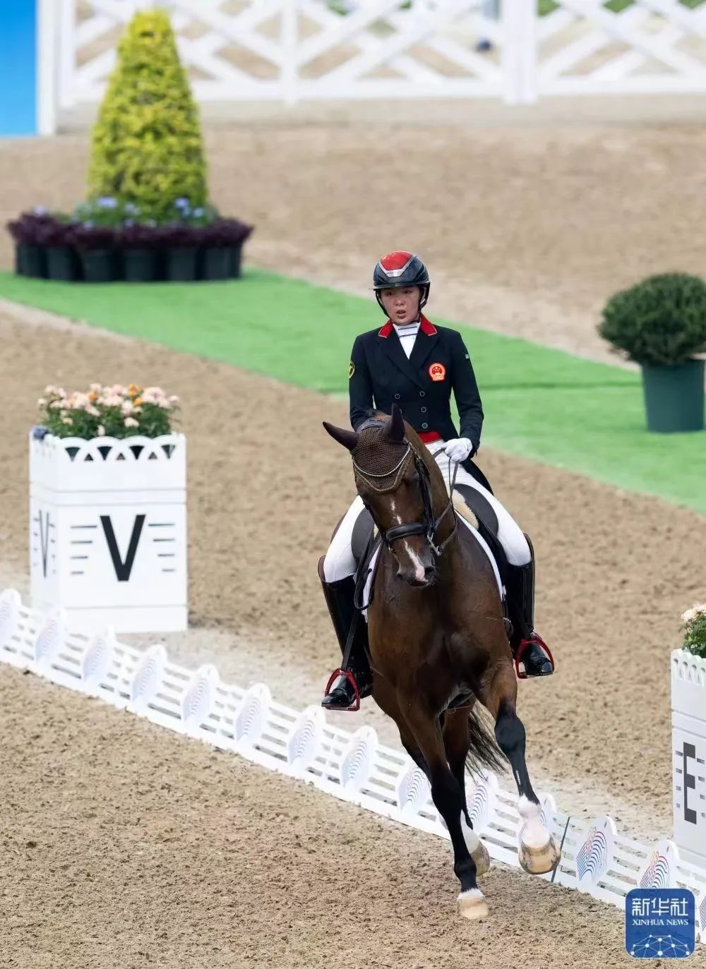 杭州亚运会中国队夺盛装舞步团体第二名_搜狐网, image size:1000x1373