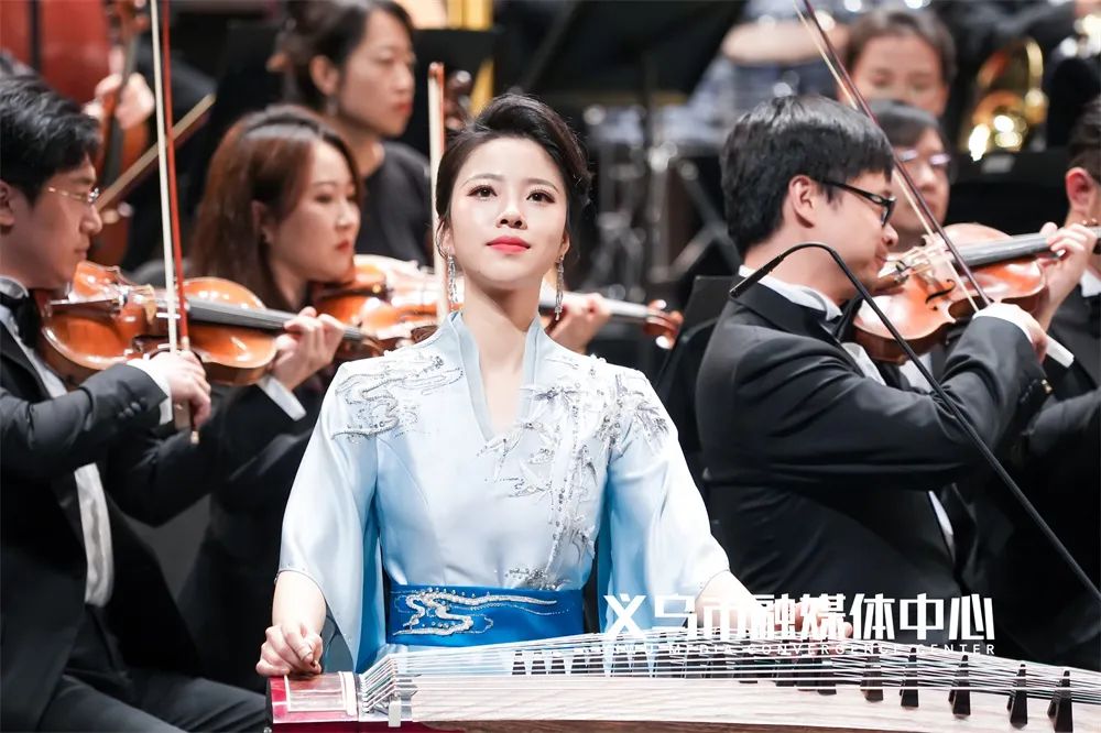 亚运会开幕式上的"飞天仙女"是她._古筝_方菲_杭州