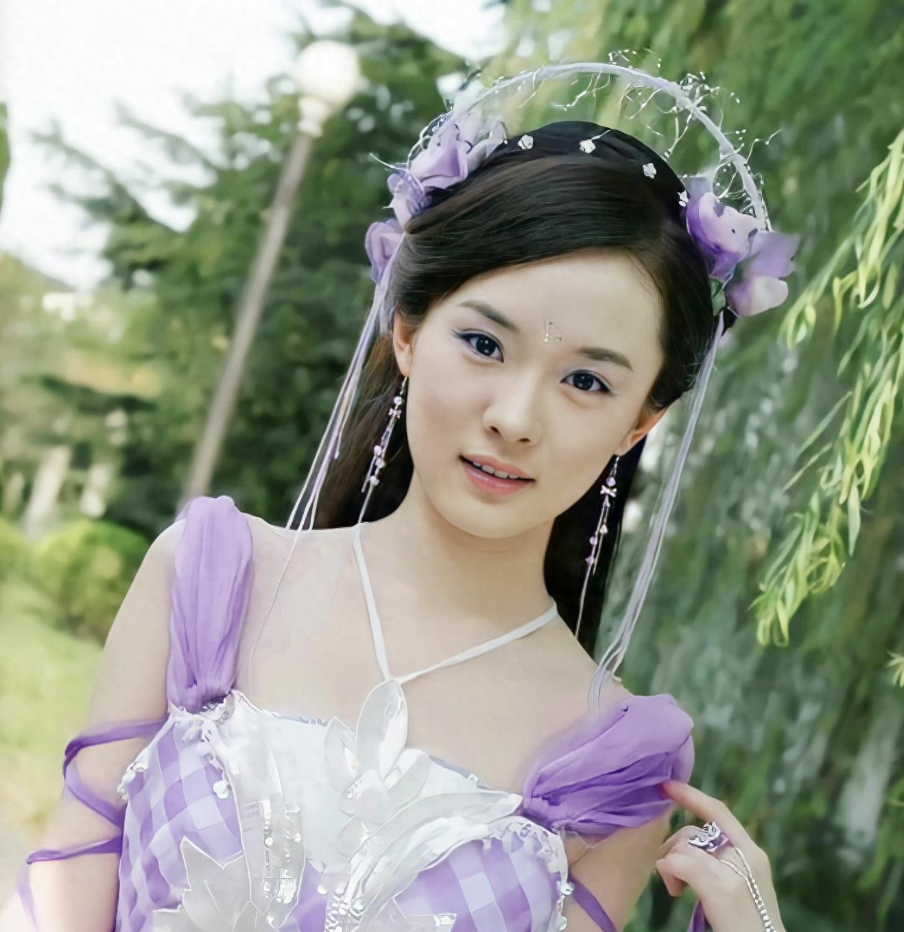 一脱成名霍思燕,早年大尺度作品全裸出镜,如今靠儿子洗白?