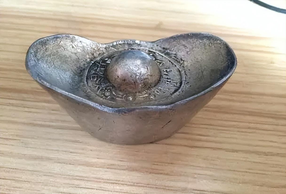 唐伯虎为10两银子,给地主家的厕所写了一幅对联,不料成千古名对_华