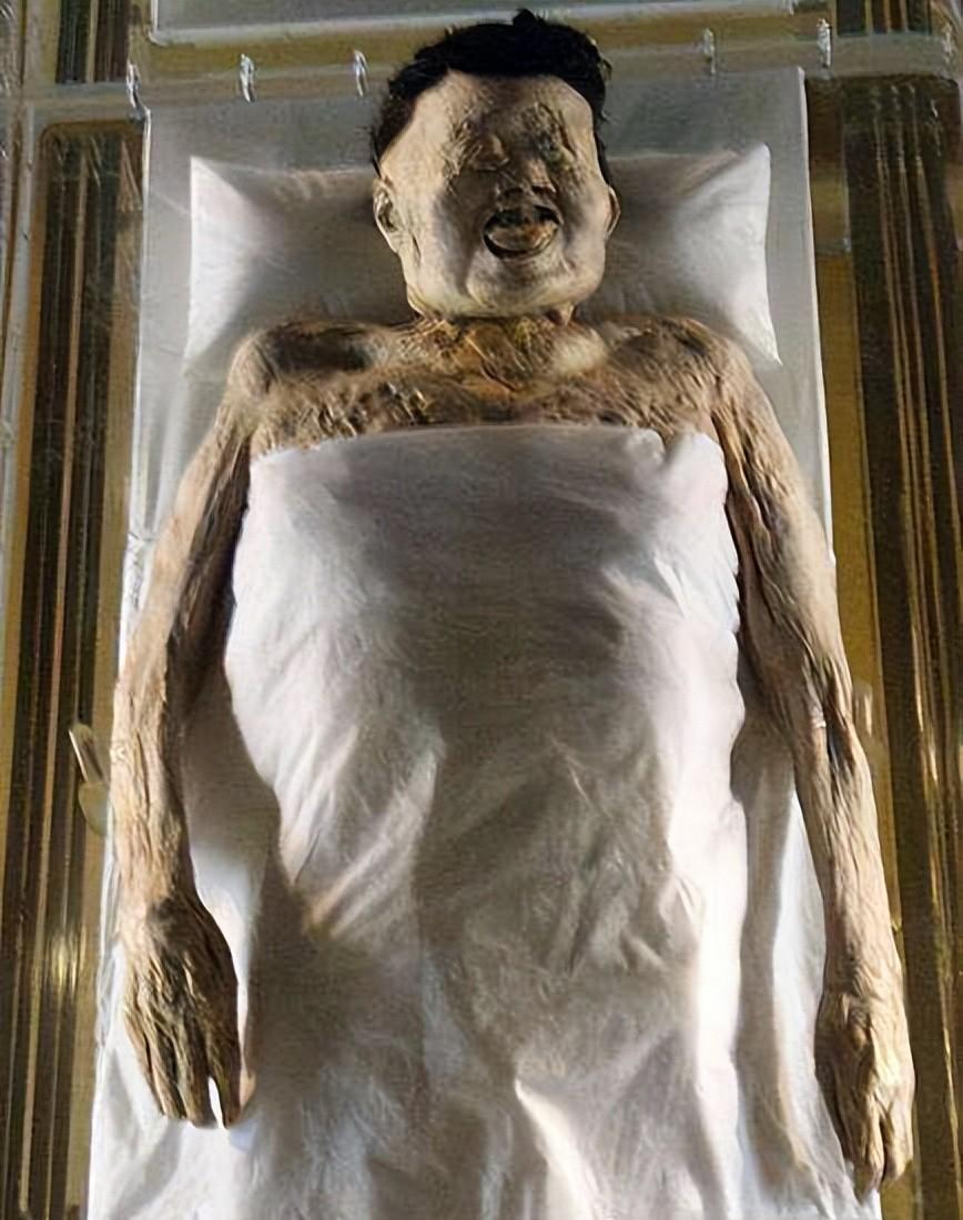 马王堆出土竹简,记载黄帝与蚩尤的真实历史,揭开4000年前的骗局_辛追