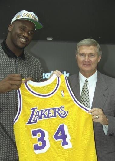 奥尼尔在1996年成为自由球员,看看当时联盟给出了什么样的报价?