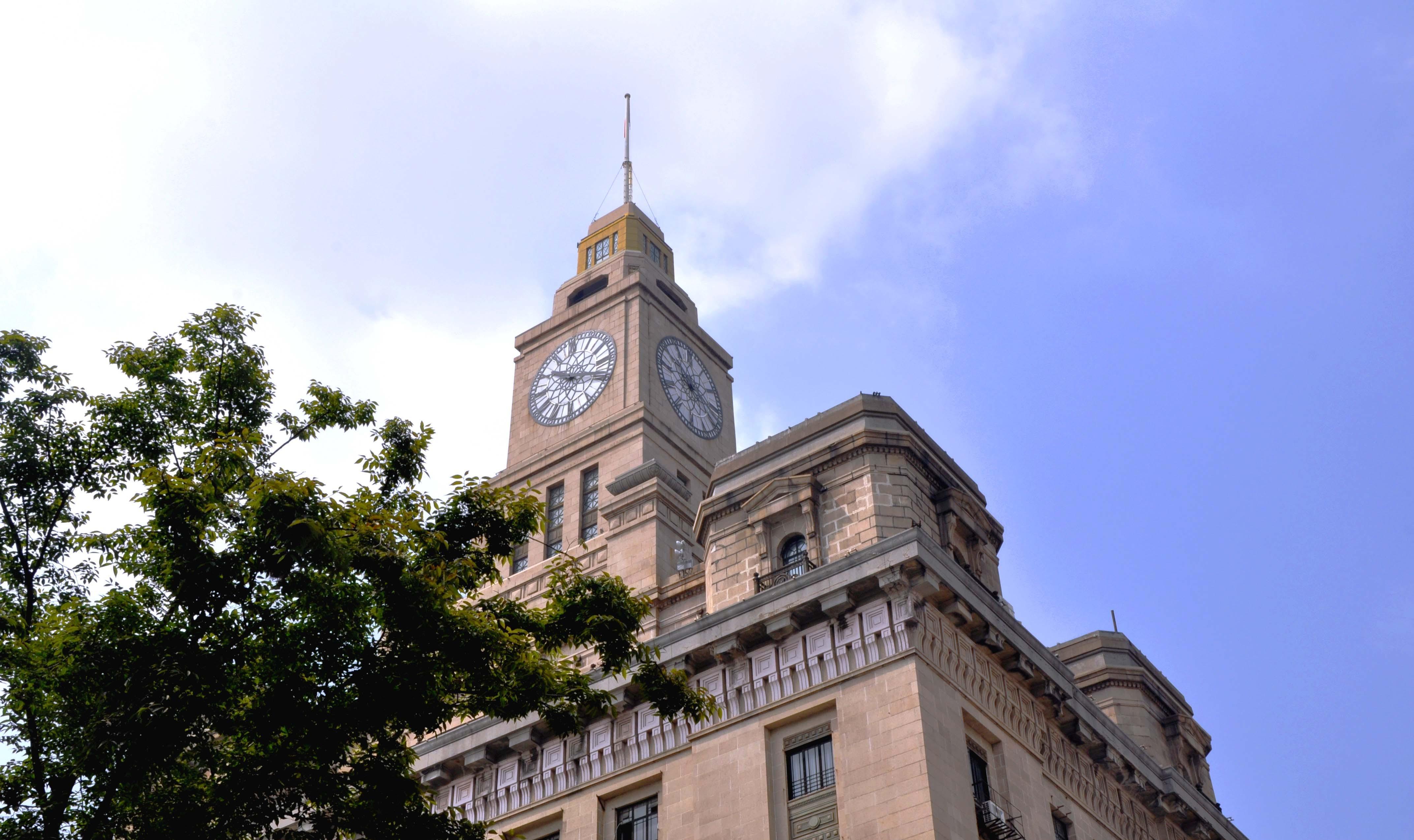 外滩海关大楼高大雄伟的钟楼,优美动听的钟声,隐含着感人的事_上海