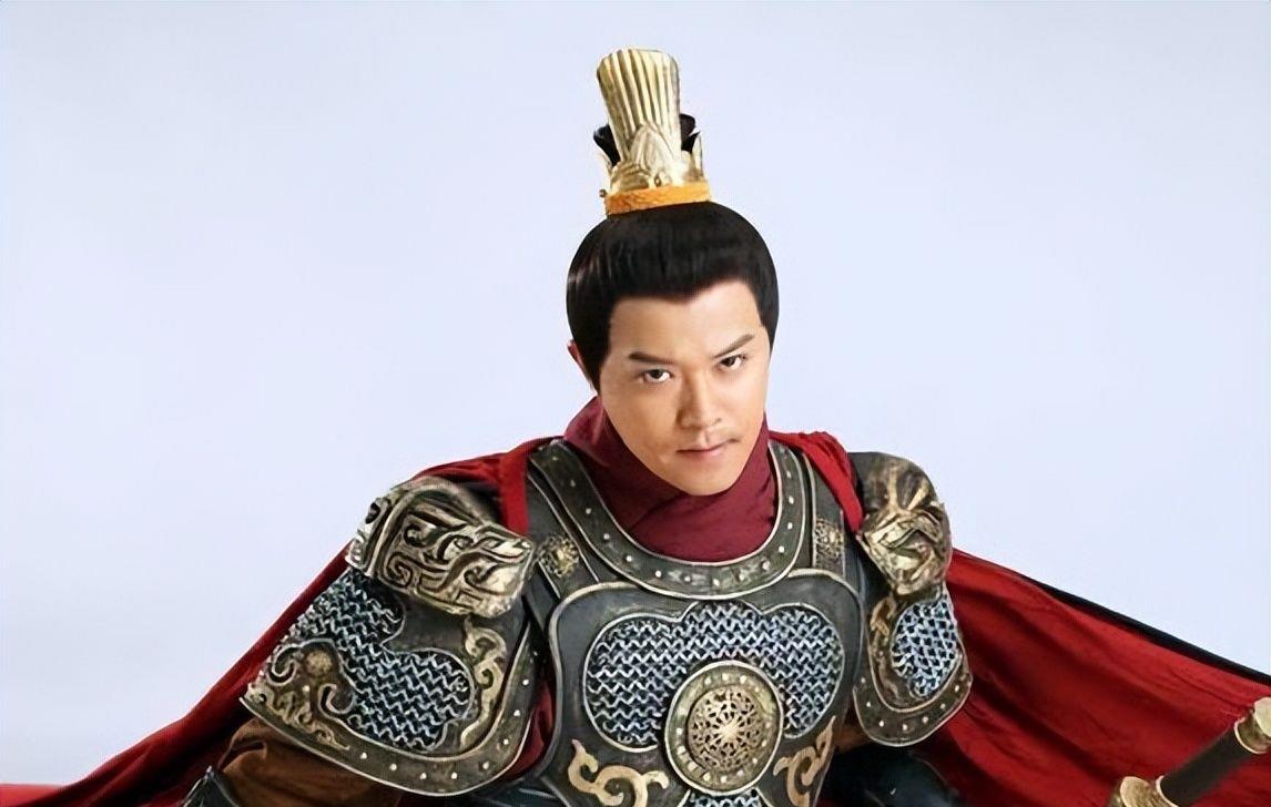 为什么古代将军,打仗时都身着披风,难道不碍事吗啊?_战场_铠甲_士兵