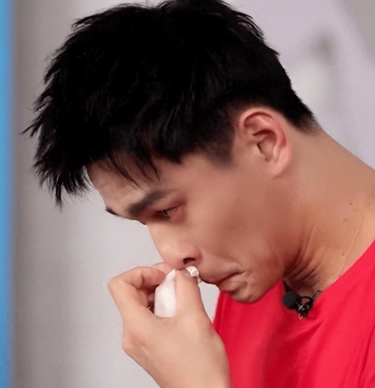 孙杨禁赛3年多,仍渴望赛场,谈过往泪崩!