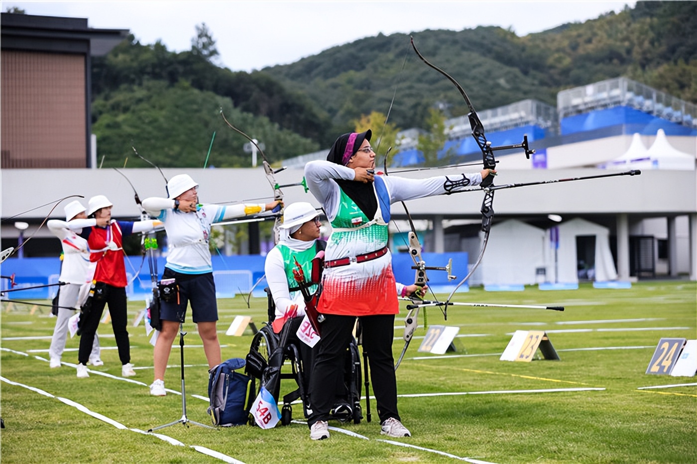 图集丨亚运会射箭混合团体赛中国队晋级八强_吉林_日报_运动