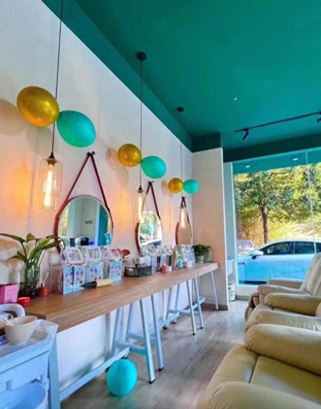 玫莉蔻实体店线下深层护肤帮助肌肤焕发自信美丽_护理_顾客_皮肤