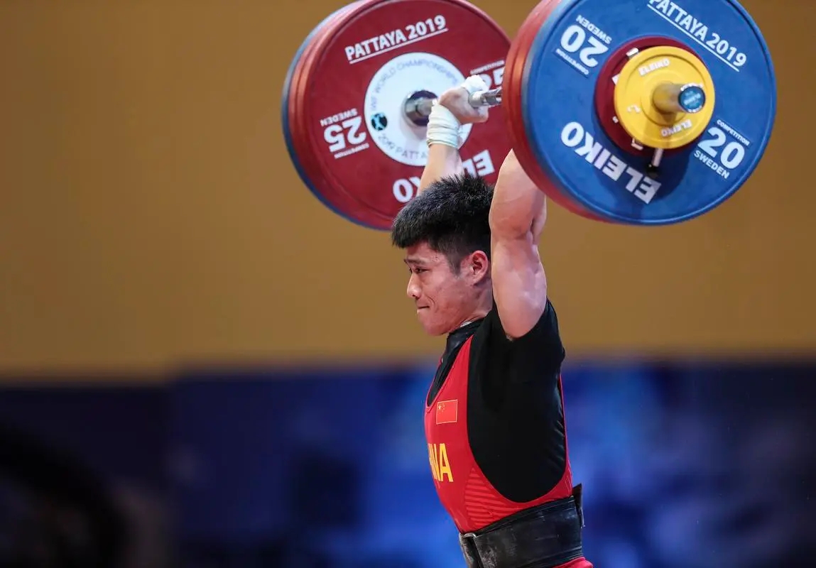 金鸡独立冠军 李发彬:实现了个人举重生涯的"大满贯".