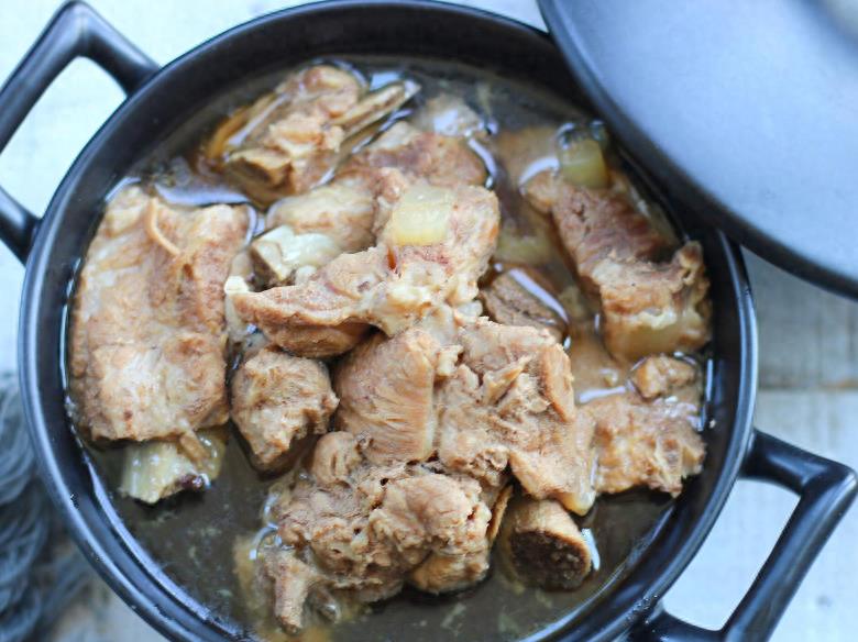 才知道,炖排骨时,调料不用放太多,这2种就够,美味又营养_白芷_小茴香