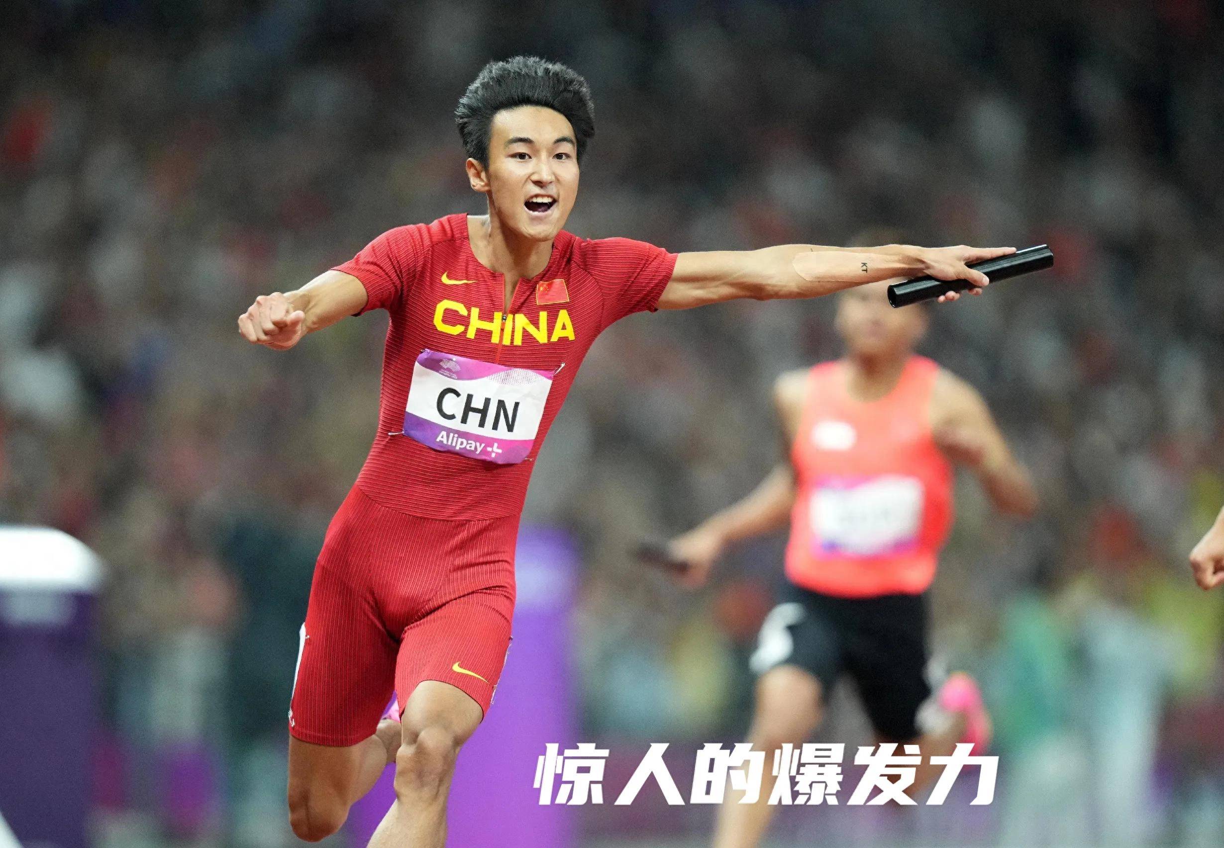 中国短跑小将陈佳鹏惊人爆发力,最后一棒逆袭夺冠!_比赛_日本队_田径