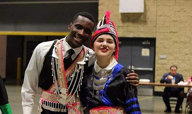 美国苗族社会:始于老挝难民卷入美国中情局密战,壮大至31万人_生活_王