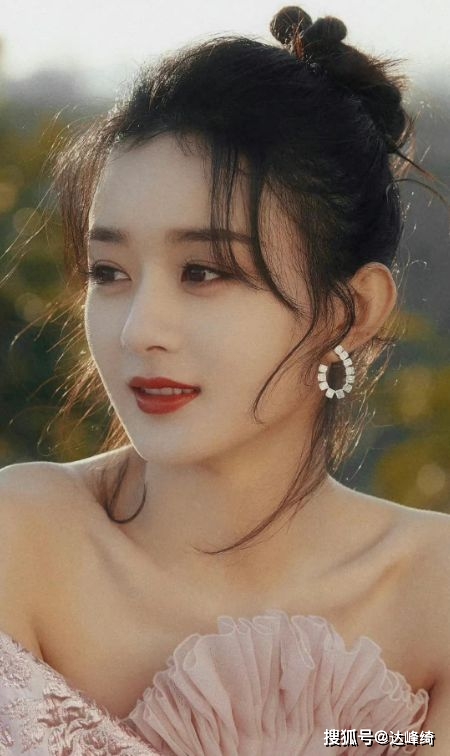 主演《花千骨》成为家喻户晓的明星_河北省廊坊市_中国_冯绍峰