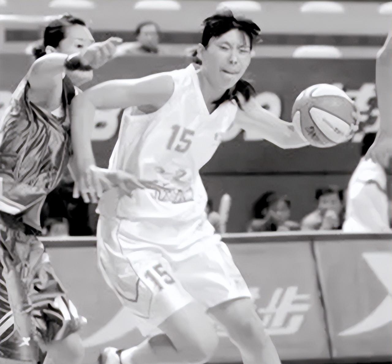 2000年,"女篮巨人"陈月芳患癌离世:身高2米08,一生未嫁_篮球_姚明_cm