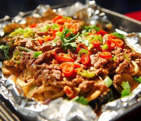 舌尖上中国那个馋到让你流口水的香辣锡纸牛肉,其实做起来很简单_洋葱