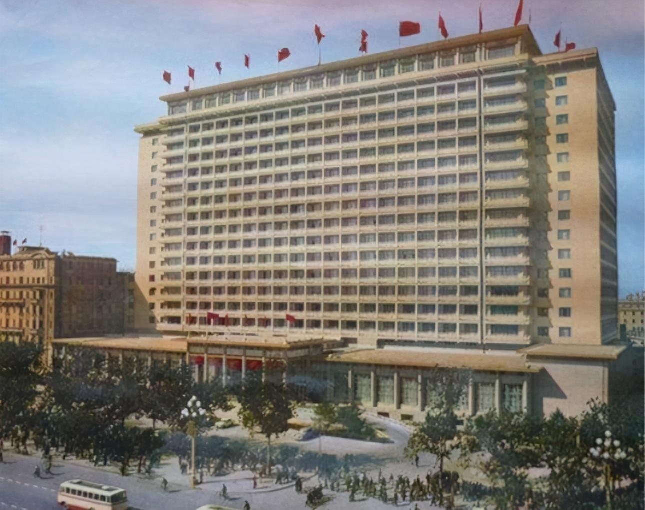 1973年北京饭店扩建:建到14层遇难题,总理亲自修改方案_张镈_屏风