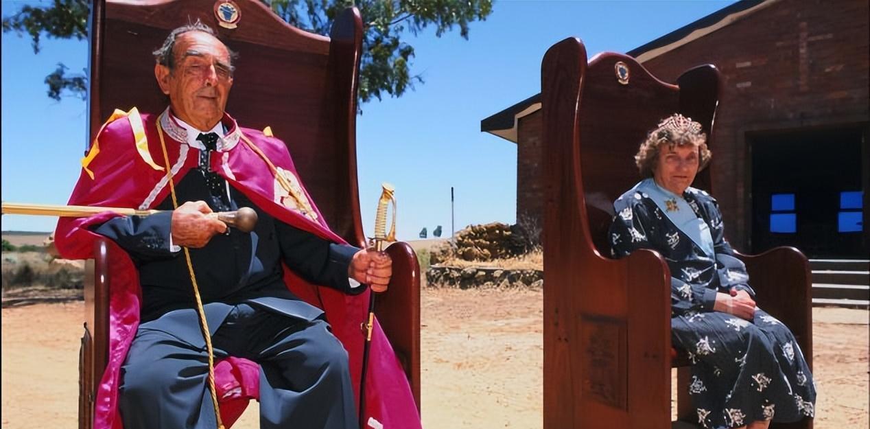 "夹缝生存"赫特河省公国:全国仅23人,却能和澳大利亚对抗50年_伦纳德