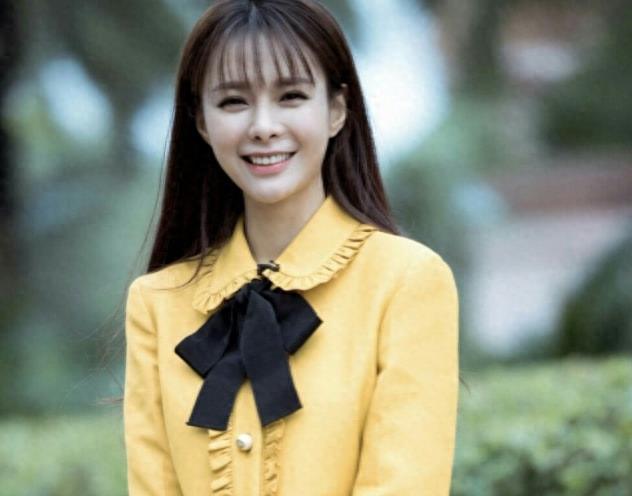 实际上并不是这样的,之前在《火星情报局》这档节目中,沈梦辰虽然玩的