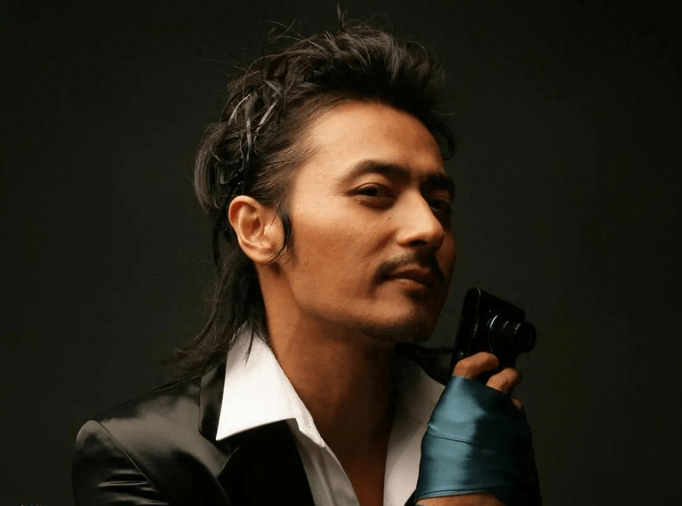 与廉晶雅相恋10年,却转头娶豪门千金,51岁销声匿迹_张东健_高小_事业