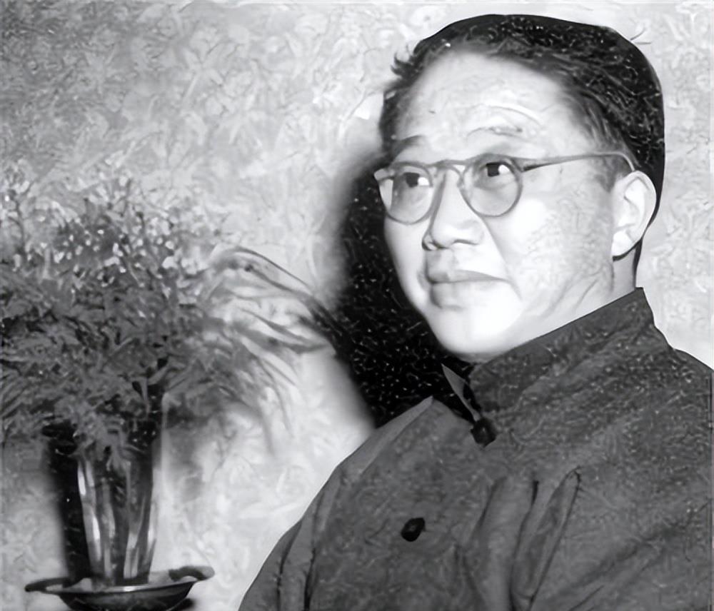 罗隆基:两段婚姻17个女友,晚年患病孤单猝死,葬礼仅一亲人参加_张舜琴