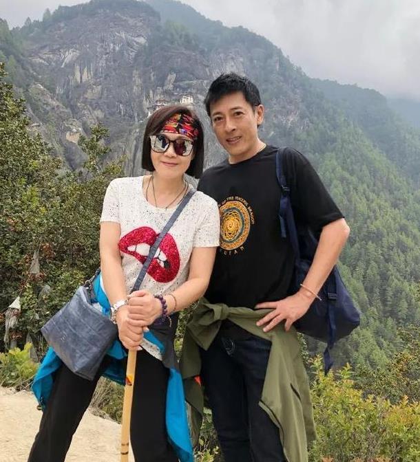 令狐冲爱上穆桂英,相爱24年坚持不要孩子,今夫妻依旧生活美满_吕颂贤