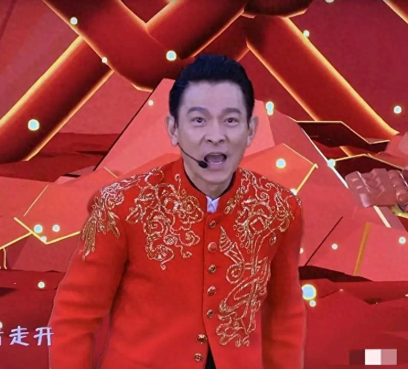 先保证春晚能够到场,2021年是特殊的一年,因为疫情原因刘德华没能到场