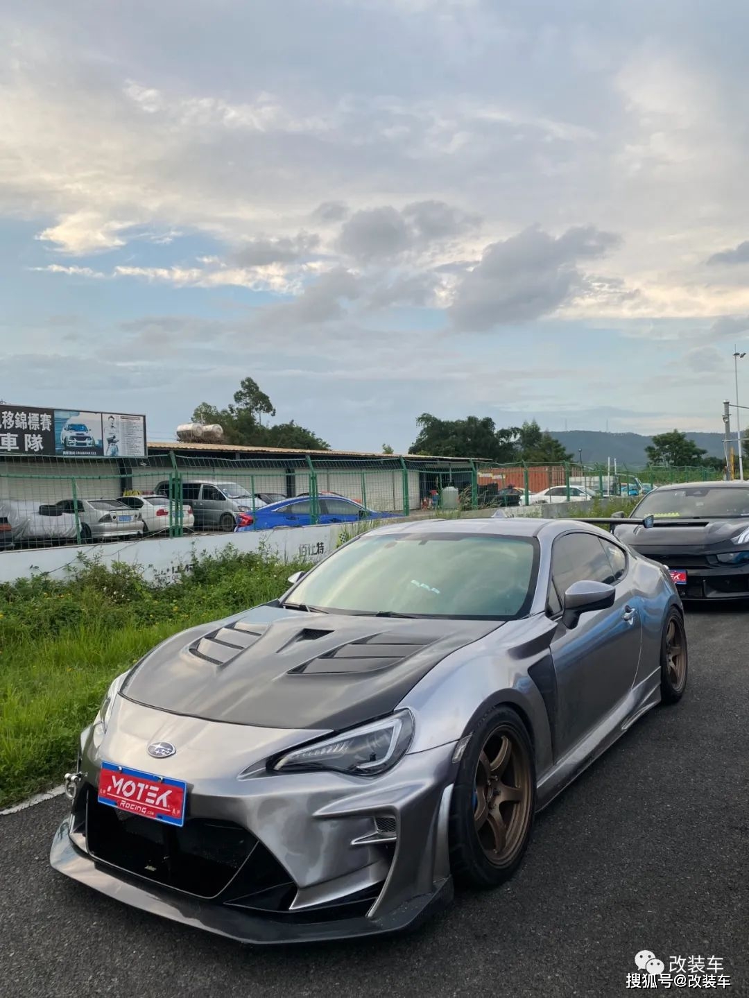 战斗范拉满的斯巴鲁brz本来只想换一套轮毂却越改越上头