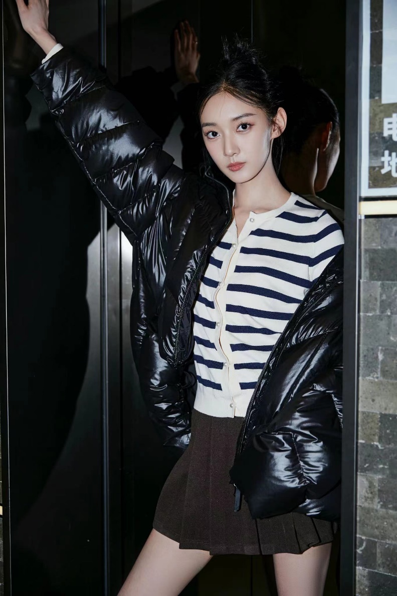 王一林x雅鹿极钻艺术家合作展 时尚穿搭尽显女神风