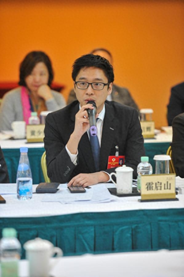 霍启山:内地人好想我成为这边人女婿,看来我要在这边找个妻子了