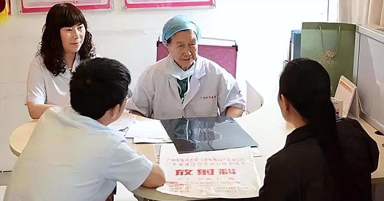 2019年女子备孕十年没怀上孩子,腹痛去医院看病,医生