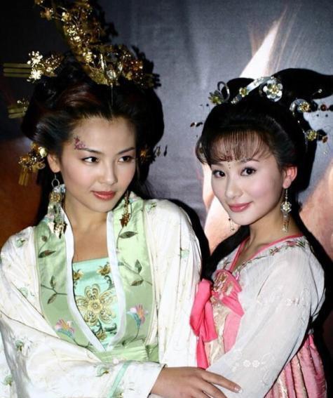 之所以称周嘉敏为小周后,是因为在她嫁给李煜之前,自己的姐姐周娥皇