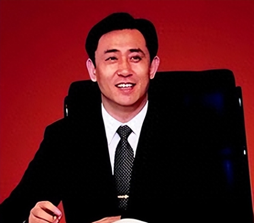 但是等到生活稳定之后,许家印开始不满足,他想要在自己年轻的时候干一