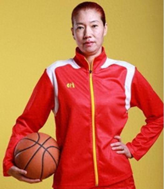 女篮代表展淑萍:儿子六岁丈夫去世,再婚带儿子付豪改嫁给裁判_球员