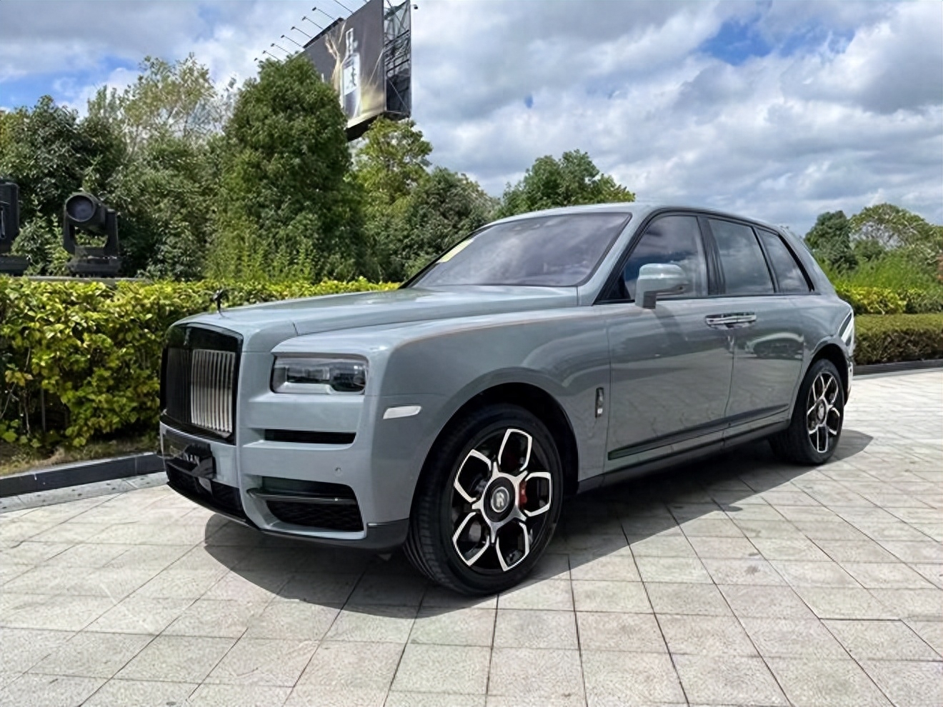 能越野的陆地头等舱|劳斯莱斯bb库里南贵阳通源实拍_搜狐汽车_搜狐网