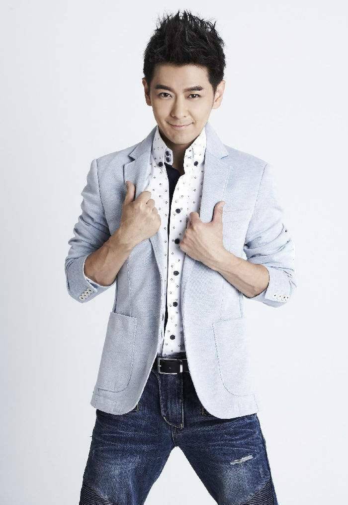 46岁的不老男神,林志颖出道28年分享美照,2个亮点是否注意到_容颜