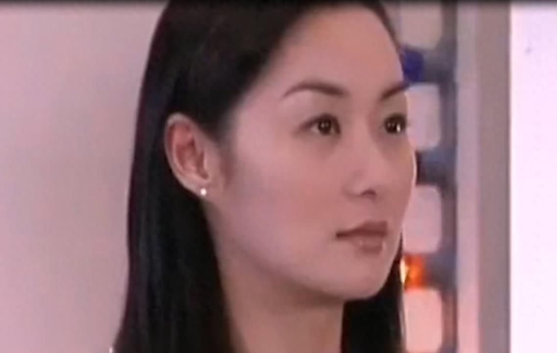 郑家榆:曾遭剧组排挤,与黑帮大佬交往过,却因孙耀威至今未婚?