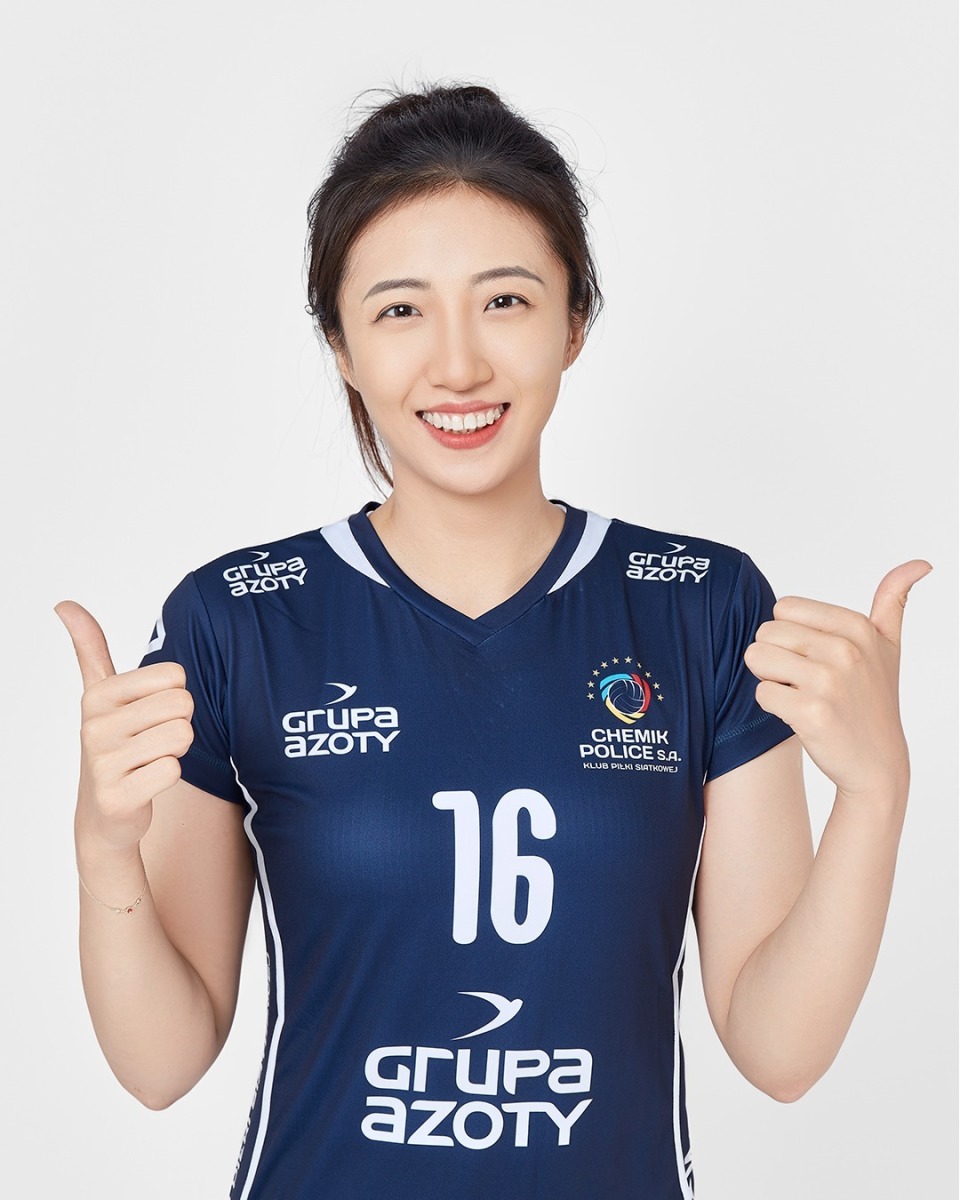 中国女排二传丁霞首次留洋,飞往波兰"干活去了"