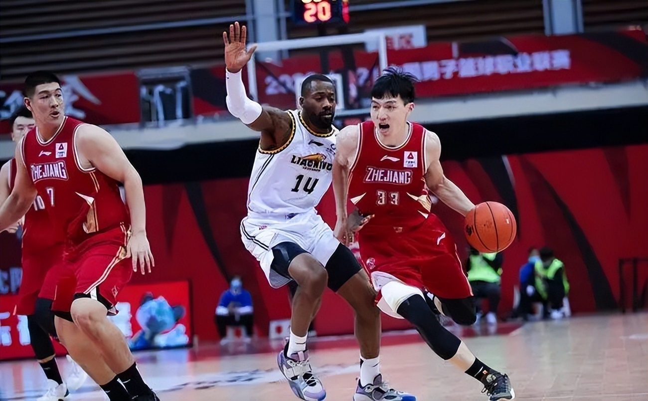 张洪硕:运动能力出色可以上演各种暴扣,有成为一匹黑