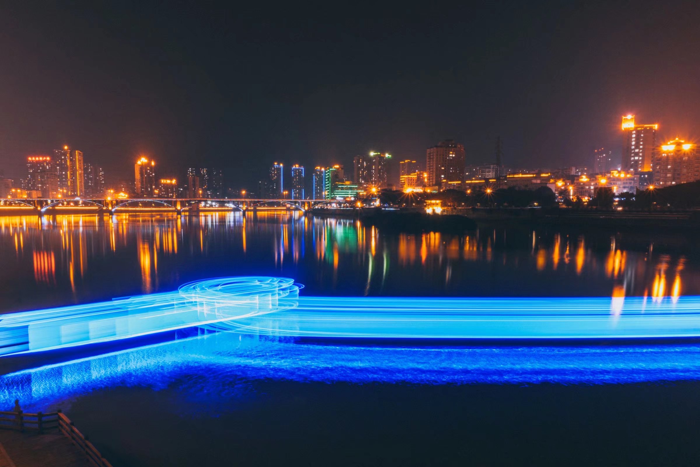 内江甜城湖夜景图片