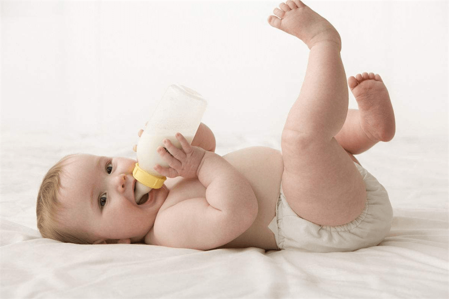 宝宝自然离乳的信号是什么(自然离乳的注意事项)