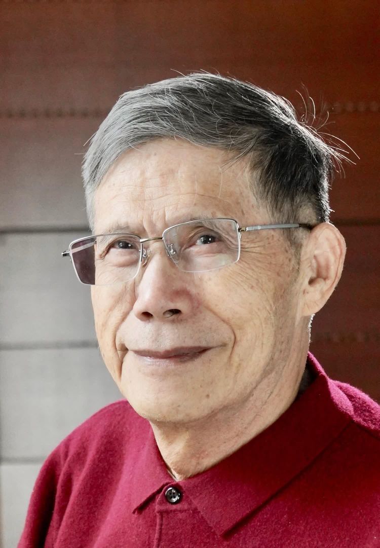 诗之魂高天飞翔的鹰