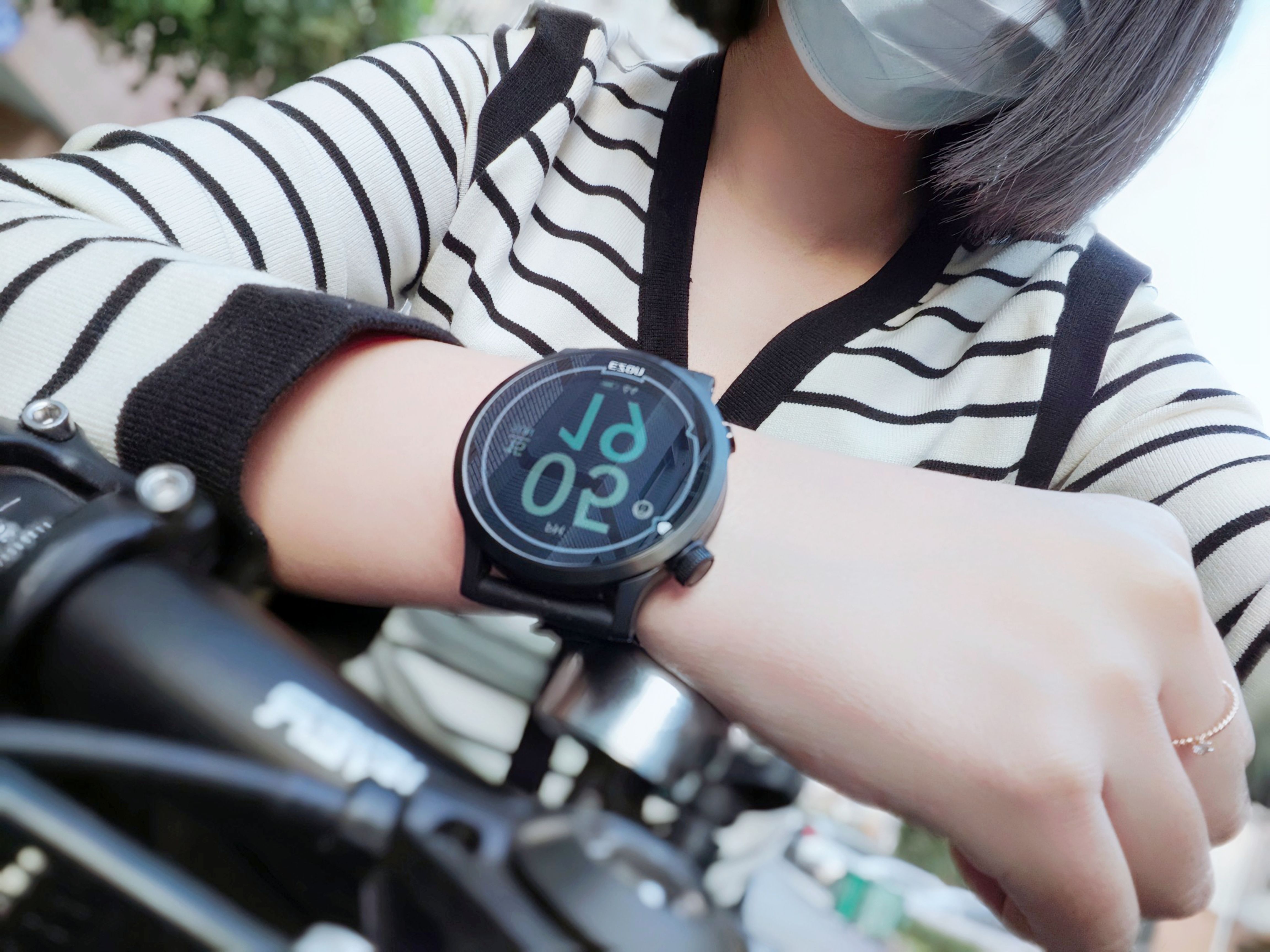 只需千元即可拿下五星定位的“腕上陪练”,宜准R7到底值不值得买?