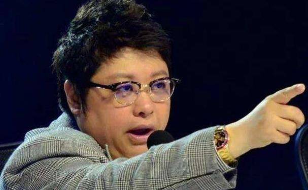 韩红怒批董卿,"不懂就不要乱说话",董卿不甘示弱回怼韩红!